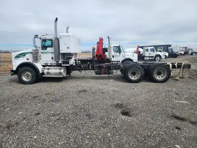 2007 KENWORTH T800 LOW LOW KMS ENGINE HRS PRE EMMISIONED UNIT C/W CAT C15 ENGINE, 18SPD EATON FULLER...