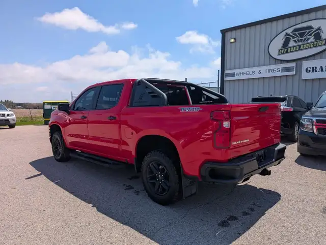 2019 Chevrolet Silverado 1500 LT Trail Boss in Cars & Trucks in London - Image 4