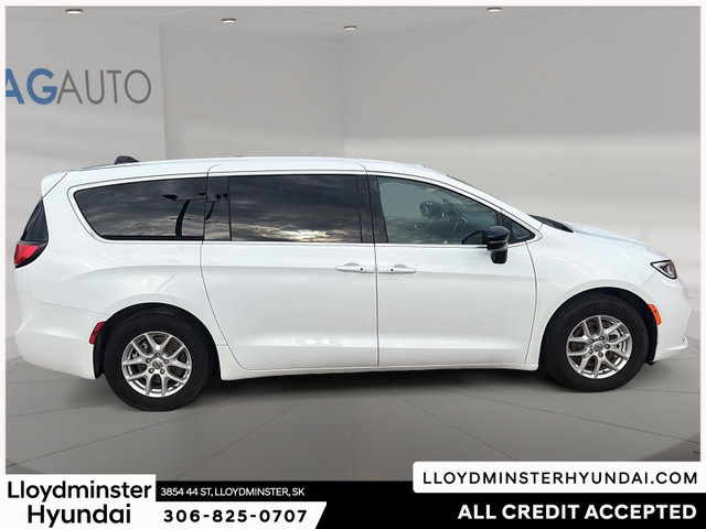 2024 Chrysler Pacifica in Cars & Trucks in Lloydminster - Image 4