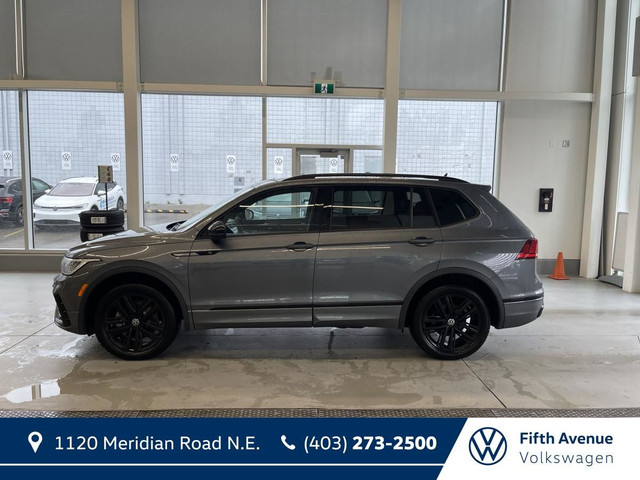 2022 Volkswagen Tiguan Comfortline R-Line Black Edition 4MOTION  in Cars & Trucks in Calgary - Image 4