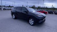 All Wheel Drive. Cloth Interior. Touchscreen. Bluetooth. Rear View Backup Camera. Push Button Start.... (image 1)