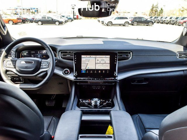 2024 Jeep Wagoneer Series II Carbide 7Seater Pano sunroof DVD in Cars & Trucks in Mississauga / Peel Region - Image 2