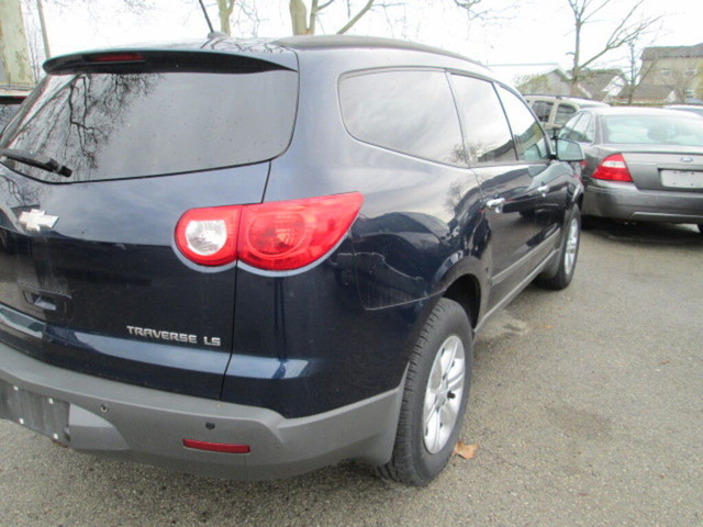  2012 Chevrolet Traverse AWD 4dr LS, 8 Seater in Cars & Trucks in St. Catharines - Image 2