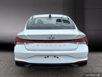 La Hyundai Elantra 2023 Preferred est une berline compacte qui combine élégance, performance et tech... (image 5)