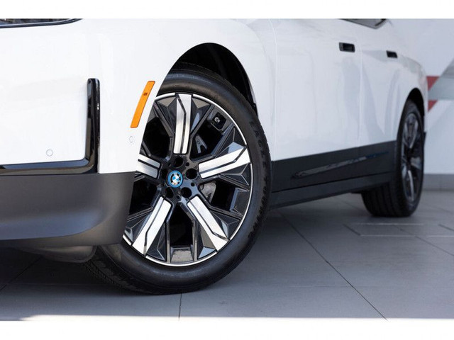 2025 BMW iX xDrive40 in Cars & Trucks in Vancouver - Image 2