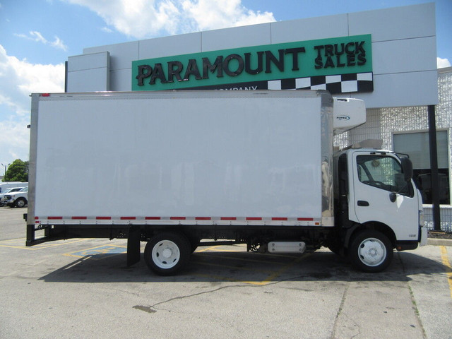 2019 Hino 195 DIESEL 18FT BOX WITH SELF CONTAINED REEFER SYSTEM in Cars & Trucks in Oakville / Halton Region - Image 2