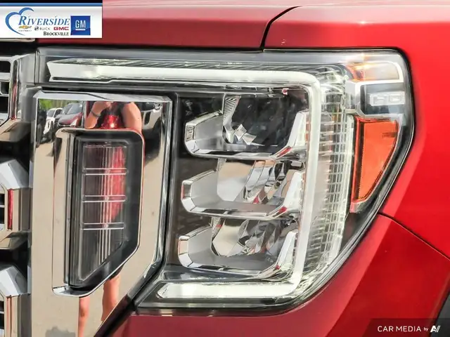 2021 GMC Sierra 2500HD Denali in Cars & Trucks in Brockville - Image 11