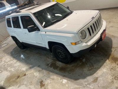  2015 Jeep Patriot North * Sunroof * Tinted Windows * Comes with