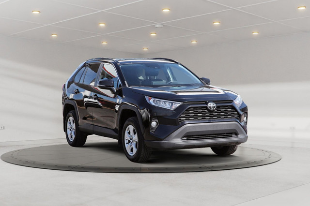 2020 Toyota RAV4 XLE + TRACTION INTEGRALE + TOIT OUVRANT XLE AWD in Cars & Trucks in Longueuil / South Shore - Image 3