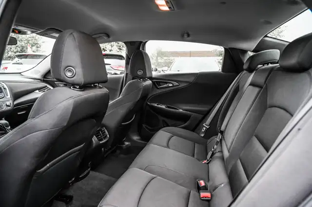 2022 Chevrolet Malibu LT* TOIT OUVRANT* GROUPE GRANDE EXPÉDITION in Cars & Trucks in City of Montréal - Image 21