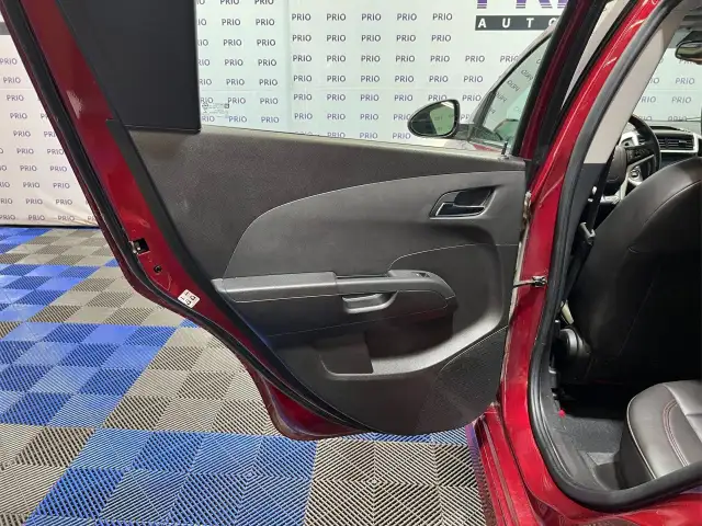 2017 Chevrolet Sonic in Cars & Trucks in Ottawa - Image 16