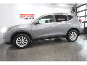 2017 Nissan Rogue SV / AWD