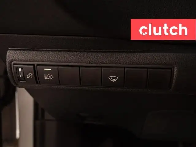 2021 Toyota Corolla SE w/ Apple CarPlay & Android Auto, Heated F dans Autos et camions dans Ottawa - Image 21