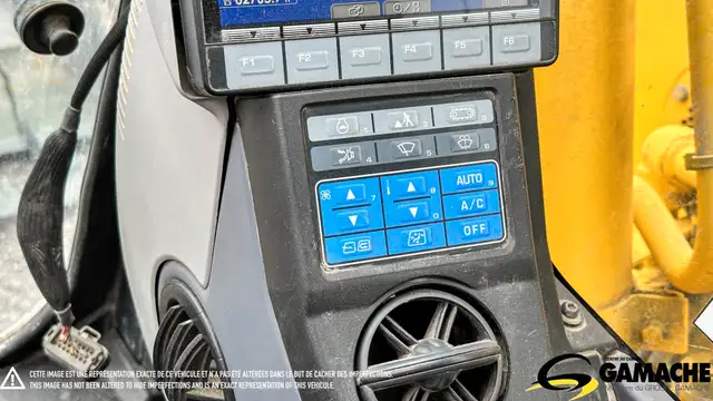2019 KOMATSU PC238USLC-11 HYDRAULIC EXCAVATOR in Heavy Trucks in Chilliwack - Image 15