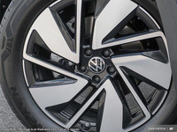 This Volkswagen Atlas boasts a Intercooled Turbo Regular Unleaded I-4 2.0 L/121 engine powering this... (image 8)