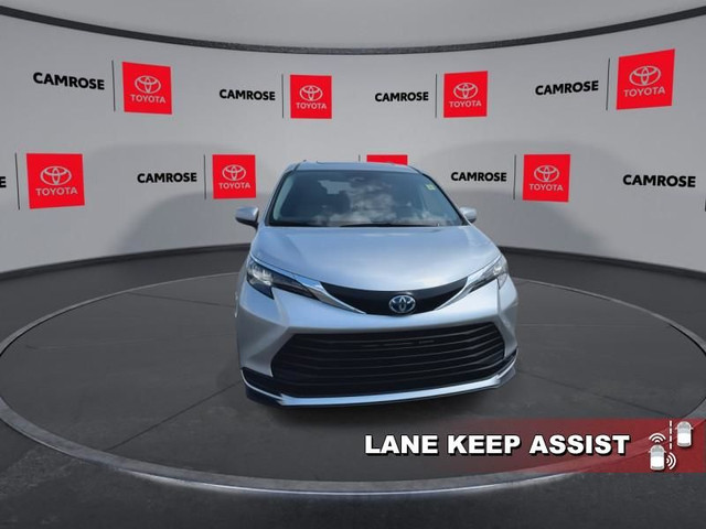2025 Toyota Sienna XLE 8-Passenger - Sunroof in Cars & Trucks in Edmonton - Image 3