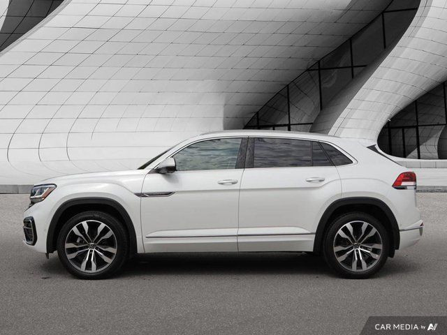 2022 Volkswagen Atlas Cross Sport Execline in Cars & Trucks in London - Image 2