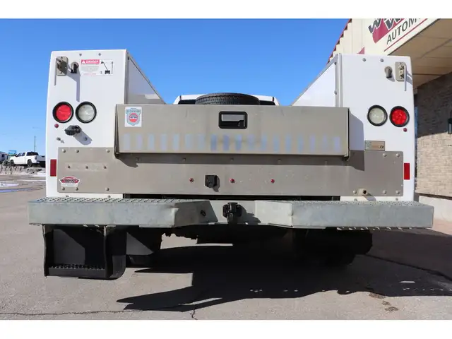 2015 Dodge RAM 4500 CREW DUALLY 6.7L CUMMINS 4X4, SERVICE BODY & in Cargo & Utility Trailers in Winnipeg - Image 19