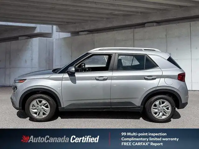 2022 Hyundai Venue Preferred | Apple CarPlay | Lane Keep in Cars & Trucks in Tricities/Pitt/Maple - Image 5