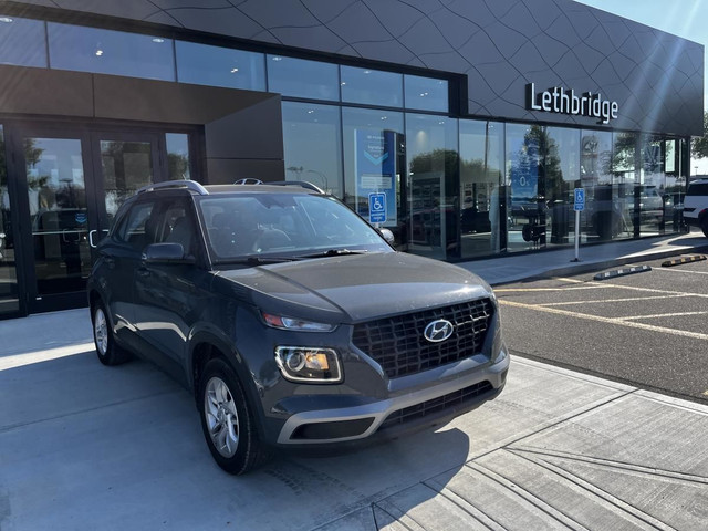 Hyundai Venue Preferred 2023 in Cars & Trucks in Lethbridge - Image 2