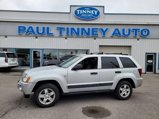 2006 Jeep Grand Cherokee Laredo in Cars & Trucks in Peterborough