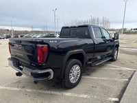 2020 GMC Sierra 2500HD SLT Crew Cab 4x4 - Standard BoxExperience power, luxury, and versatility with... (image 5)