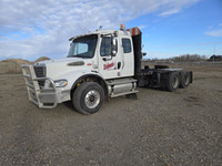 2007 Freightliner T/A Extended Cab Winch Truck Tractor Business 