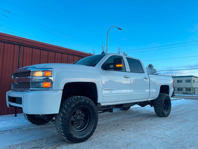 2019 Chevrolet Silverado 2500HD LT = 4WD Crew Cab = ONE OWNER CL