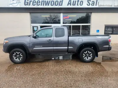2021 Toyota Tacoma TRD OFFROAD CLEAN CARFAX, PRICED TO MOVE C...