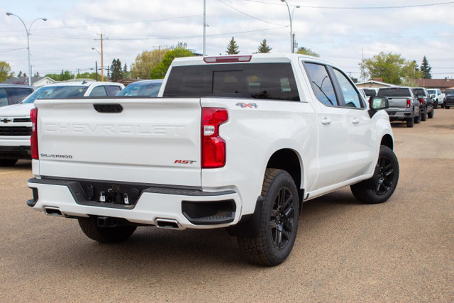 2025 Chevrolet Silverado 1500 Crew RST 4WD in Cars & Trucks in Edmonton - Image 4