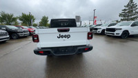 EXECUTIVE CROSSTOWN DEMO! This 2024 JEEP GLADIATOR SPORT 4X4 has the following options Cloth Low-Bac... (image 8)
