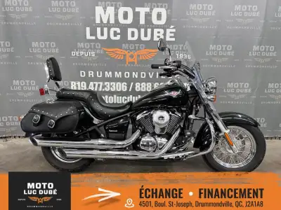 Kawasaki Vulcan 900 Classic LT 2017 SEULEMENT 24 142 KM PARE-BRISE DOSSIER SACOCHES PROTÈGE-MOTEUR N...