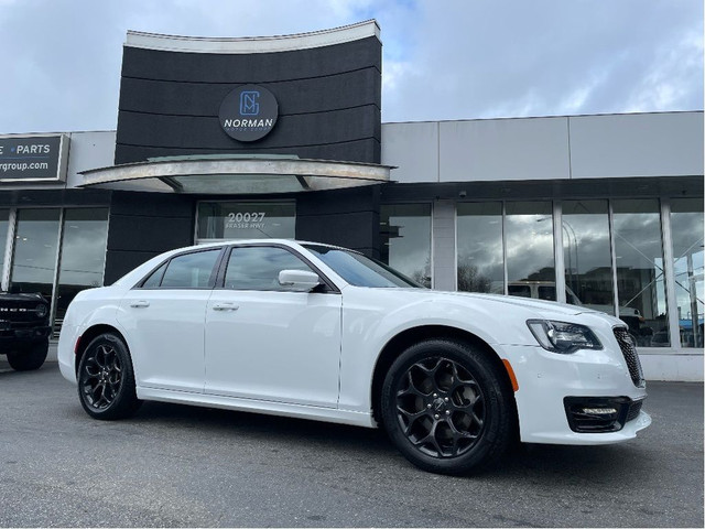  2022 Chrysler 300 300S AWD LEATHER SUNROOF NAVI in Cars & Trucks in Delta/Surrey/Langley