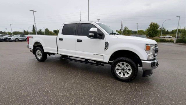 2022 Ford Super Duty F-350 SRW XLT in Cars & Trucks in Prince George - Image 2