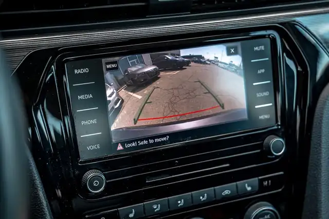 2021 Volkswagen Passat HIGHLINE | SUNROOF | LEATHER INT | CAM in Cars & Trucks in Mississauga / Peel Region - Image 19