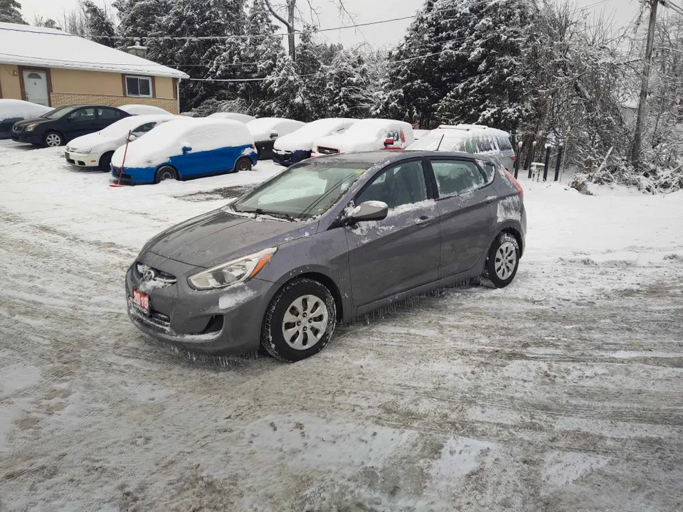 2015 Hyundai Accent GL-ONE OWNER-ONLY 102,000 KM!