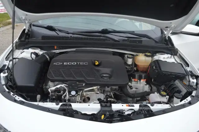 2018 Chevrolet Malibu 4dr Sdn Hybrid w/1HY in Cars & Trucks in Markham / York Region - Image 14