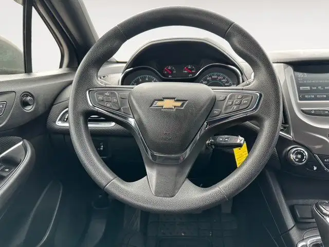 2017 Chevrolet Cruze LT | BACK UP CAM | HEATED SEATS | BLUETOOTH in Cars & Trucks in Calgary - Image 16