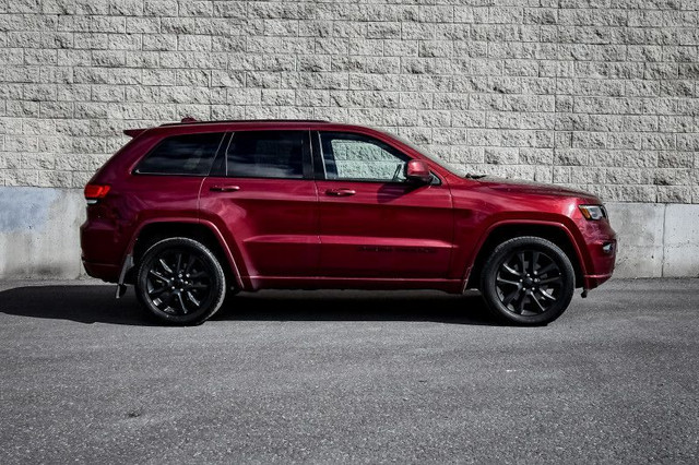2022 Jeep Grand Cherokee WK Altitude • SUNROOF • NAV • HEATED SE in Cars & Trucks in Cornwall - Image 2