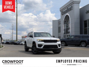 2025 Jeep Grand Cherokee Altitude - Power Sunroof - Trailer Tow Package - Remote Starter - Capri Leatherette & Tons More!
