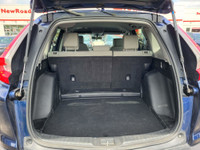 This 2017 CR-V LX comes equipped with AWD, Collision Mitigation Braking System, Forward Collision Wa... (image 4)