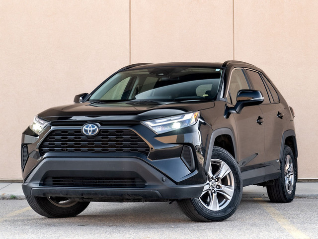 2022 Toyota RAV4 Hybrid XLE AWD - Local Unit I Carplay I Sunroof in Cars & Trucks in Saskatoon - Image 3