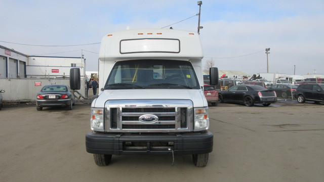 2012 Ford Econoline Commercial Cutaway 13 PASSENGER BUS in Heavy Equipment in Vancouver - Image 3