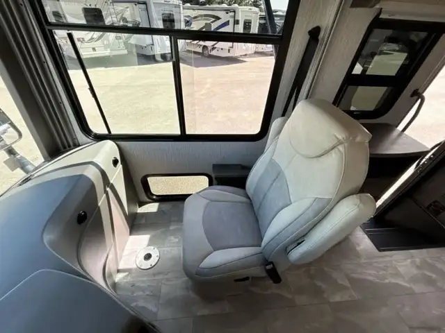 2023 Coachmen RV Sportscoach SRS 365RB in RVs & Motorhomes in Abbotsford - Image 26