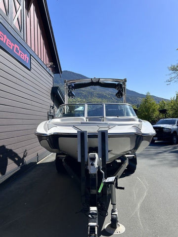2016 MB Sports F21 Tomcat in Powerboats & Motorboats in Chilliwack - Image 2
