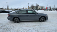 Odometer is 3792 kilometers below market average! This Volkswagen Passat is equipped with: Leather S... (image 8)