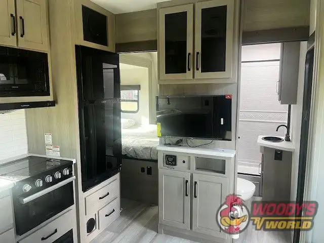 2025 GRAND DESIGN MOMENTUM G-CLASS 31G in Travel Trailers & Campers in Red Deer - Image 19