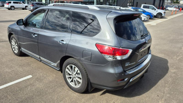 2015 NISSAN Pathfinder SL in Cars & Trucks in Lloydminster - Image 3