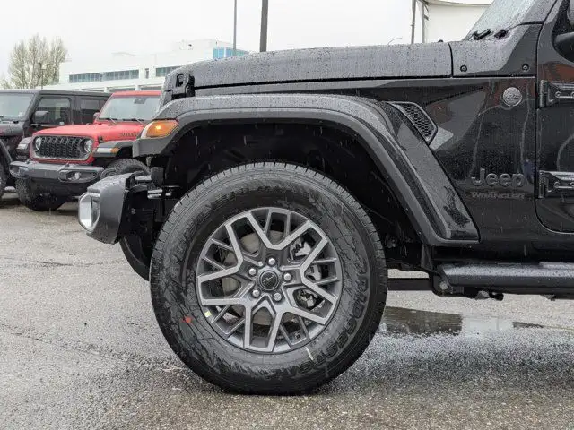 2025 Jeep Wrangler Sahara - McKinley Leather Seats - Technology in Cars & Trucks in Calgary - Image 9