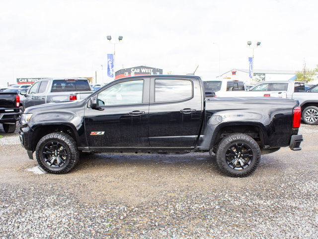 2022 Chevrolet Colorado Z71 Midnight Edition w/OEM Level Kit in Cars & Trucks in Edmonton - Image 2